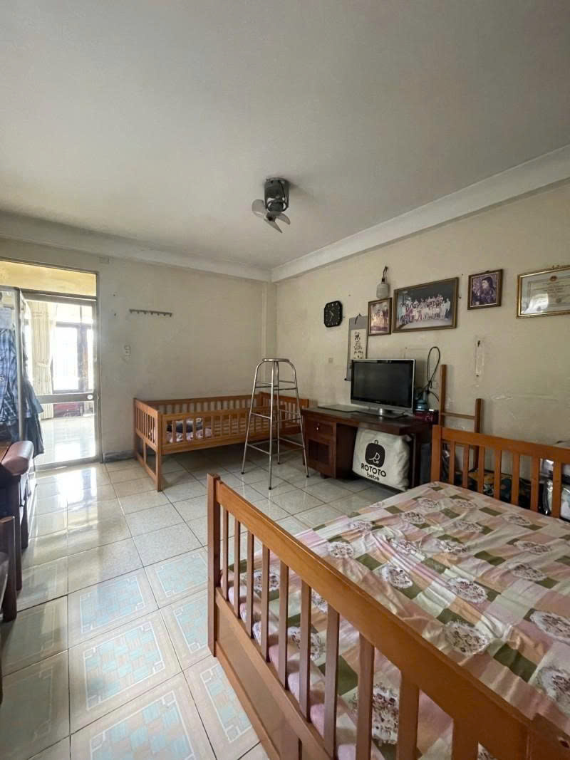 Bán nhà Mặt tiền Chế Lan Viên - ngay D9. 4,3x20m, 3 Tầng, Sổ A4, 5PN, hạ còn 13,5 Tỷ.