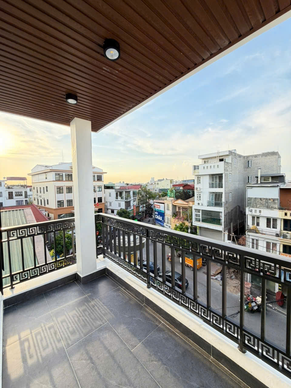 MẶT ĐƯỜNG CHỢ HÀNG – TRUNG TÂM LÊ CHÂN – VỪA Ở VỪA KINH DOANH