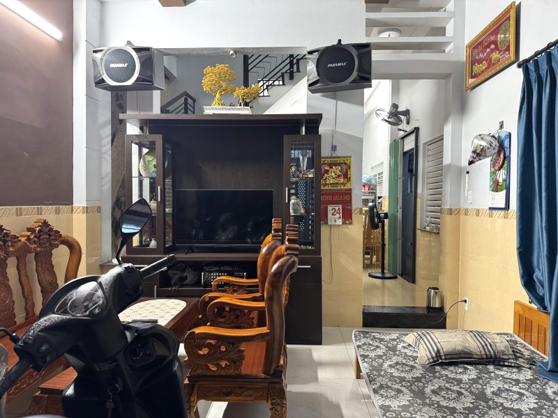 Bán Nhà Trường Thọ Thủ Đức 62m² – Lô Góc 3 Tầng – 6 Phòng Ngủ – Gần Metro – Chỉ 6.8 Tỷ