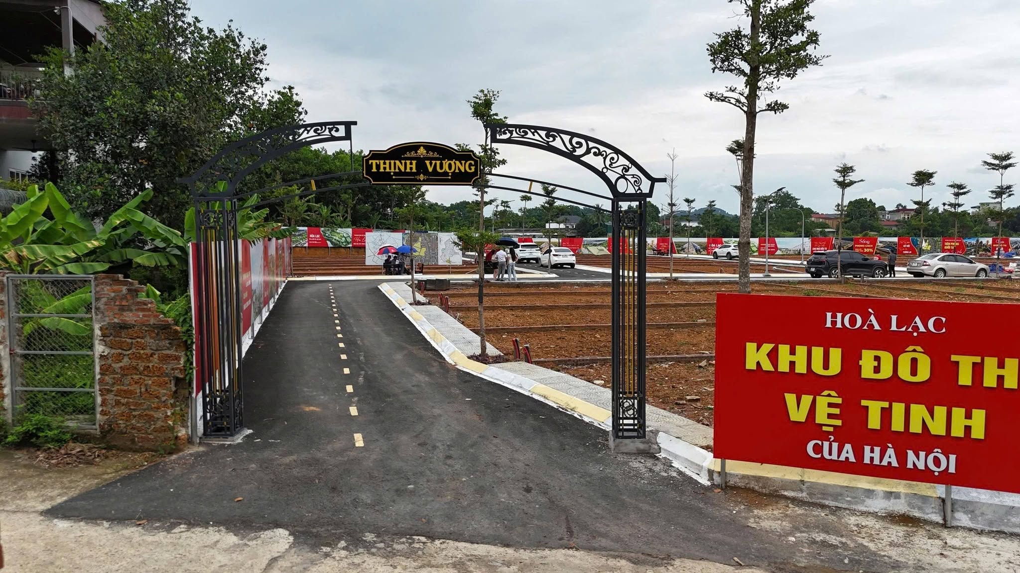 Bán đất nền 100m2 tại Cổ Đông, Sơn Tây, Hà Nội, sổ đỏ chính chủ, giá 3.2 tỷ. LH: 0365215880