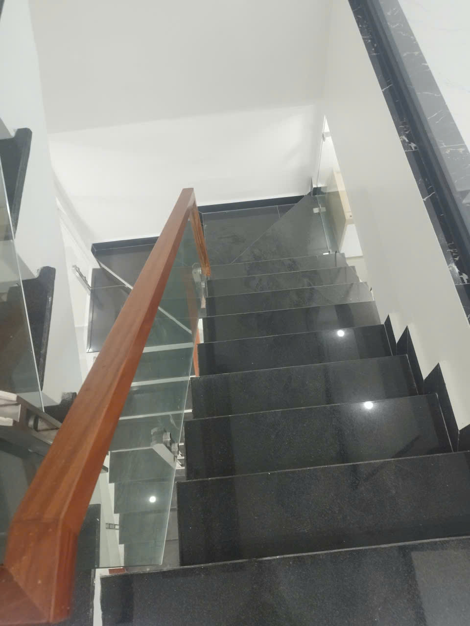 🏡 NHÀ 4 TẦNG KIÊN CỐ – GẦN NAM HẢI – Ô TÔ RA VÀO THOẢI MÁI – GIÁ 2,85 TỶ