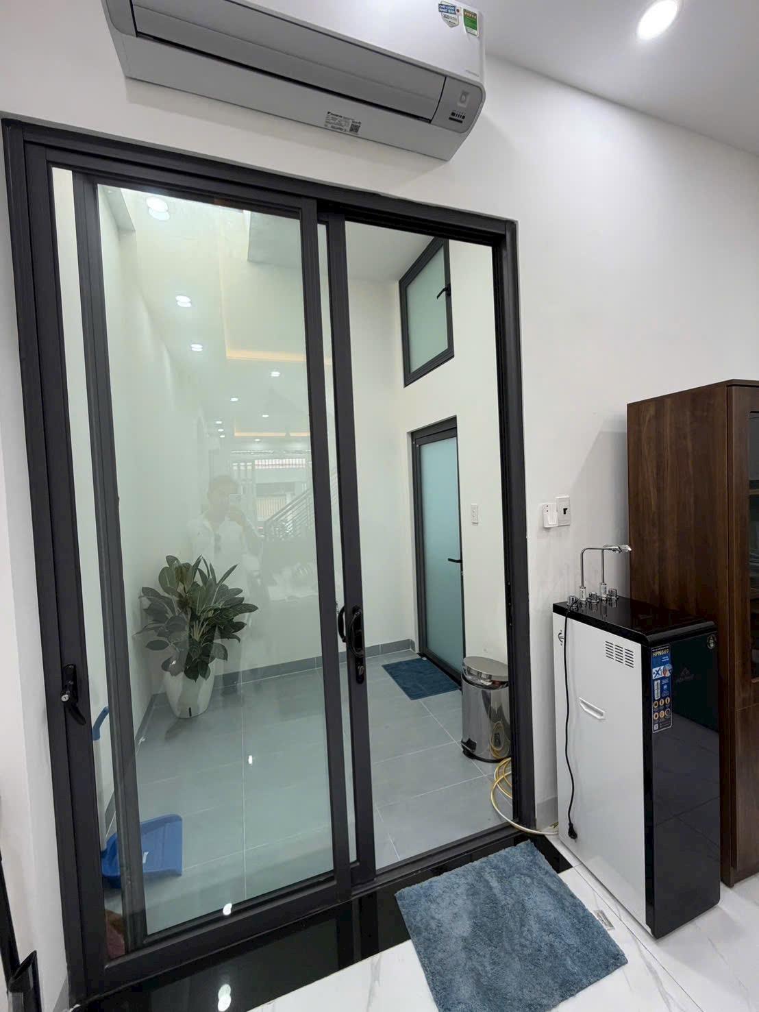 **Bán nhà P.5, Tân Bình ; hẻm 736 Cách Mạng Tháng 8, (6m*9) 2 tầng
