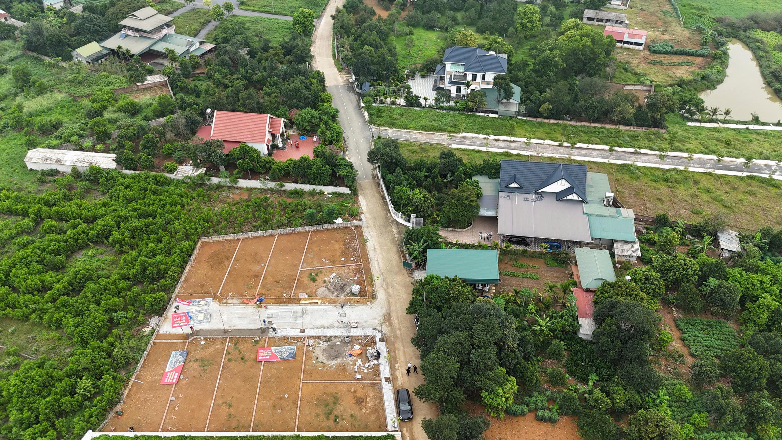 Quỹ đất 11 lô tại Hoà Lạc, Cạnh trục Hồ Tây - Ba Vì. 3 p di chuyển ra khu CNC Hoà Lạc và các trường đại học lớn.Giá chỉ từ 3 tỷ/100m full thổ cư