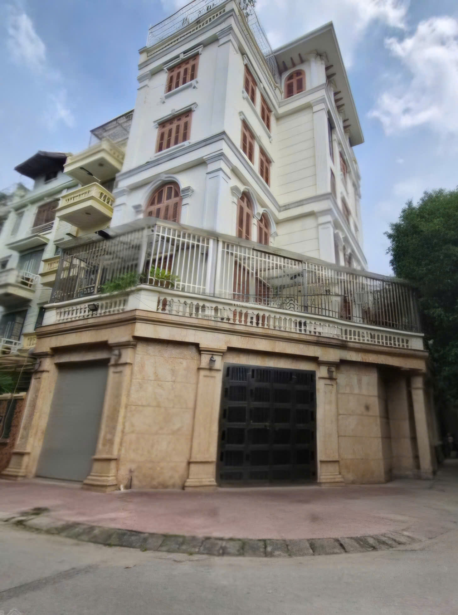 Tôi cho thuê nhà, Trần Nhân Tông, Mai Hắc Đế, HBT; 93m2* 5T -27 tr