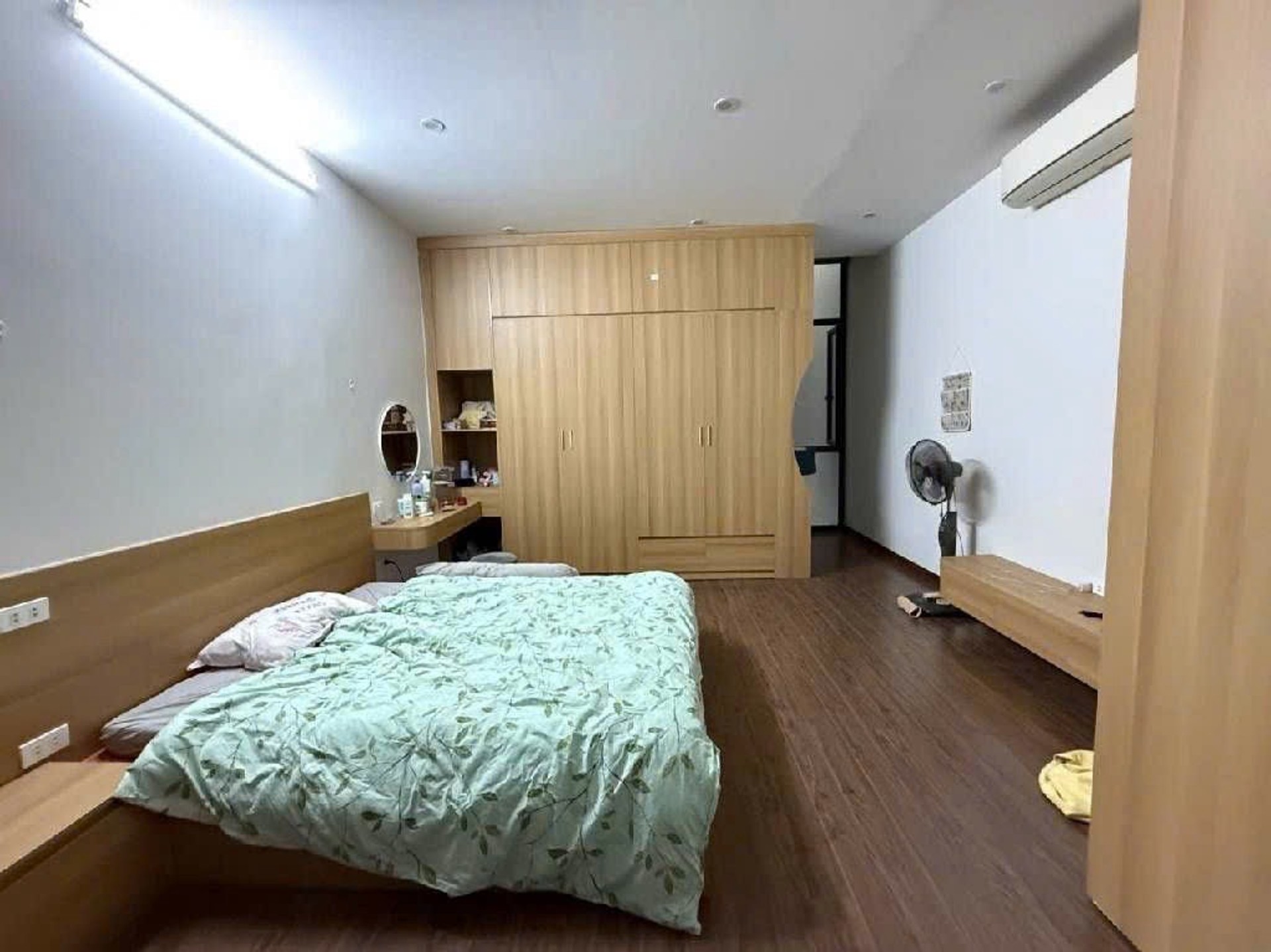 Bán nhà đẹp trung tâm Ngọc Thụy- Oto- full Nội thất 37m 5 tầng hơn 7 tỷ(TL)