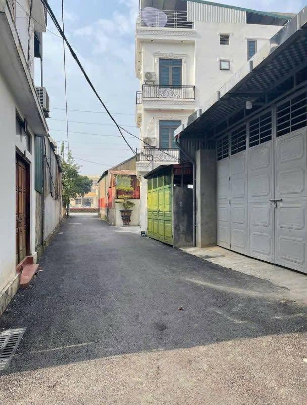 Bán đất mặt ngõ 381 đường Ngô Quyền, ph Tân Bình, TP HD, 177.3m2, mặt tiền 7.7m, đường oto rộng