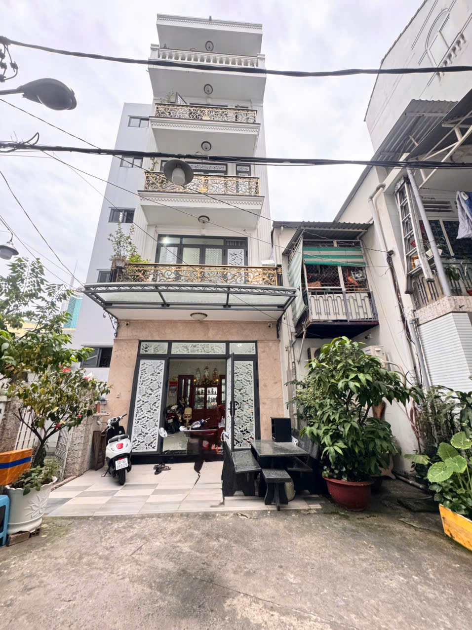 NGAY ĐÀI TRUYỀN HÌNH & ĐH KHXH NV - BÁN NHÀ 5 TẦNG HXH Đ.NGUYỄN THỊ MINH KHAI, Q1 - DT 65M2 - CHỈ 15T - CHÍNH CHỦ 1 ĐỜI* LIÊN HỆ GIANG GIANG: 093.86.76.685