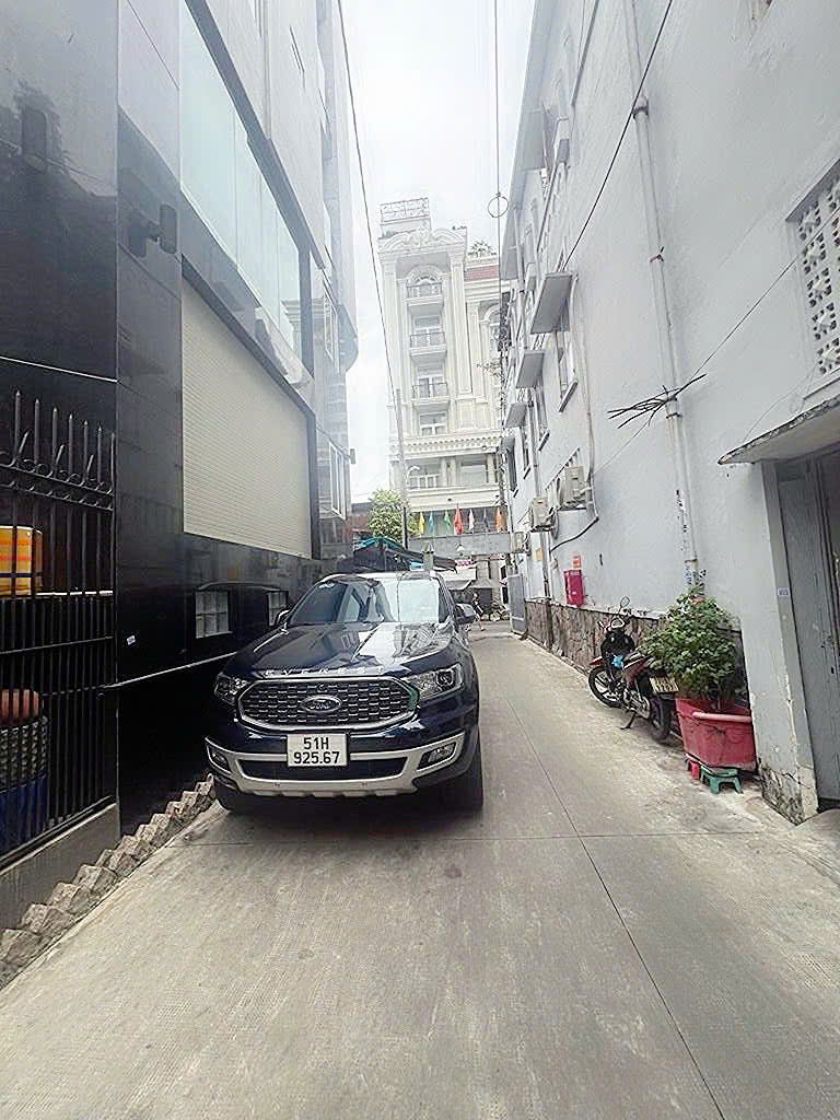 DUY NHẤT NHÀ BÁN MẶT TIỀN HXH Đ.BÀ LÊ CHÂN,  QUẬN 1- VỊ TRÍ VIP NGAY CHỢ & NHÀ THỜ TÂN ĐỊNH NỔI TIẾNG* LIÊN HỆ GIANG GIANG: 093.86.76.685
