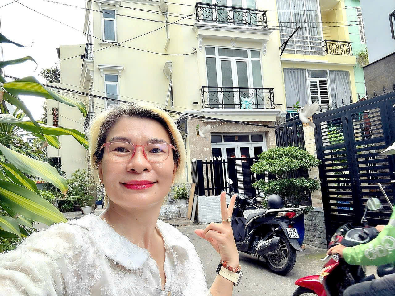 HIẾM MUA 1 ĐƯỢC 2 - MẶT TIỀN HXH Đ. VÕ VĂN KIỆT & TRẦN HƯNG DẠO , QUẬN1 - CĂN GÓC 2 MẶT TIỀN VIEW THOÁNG MÁT * LIÊN HỆ GIANG GIANG:093.86.76.685