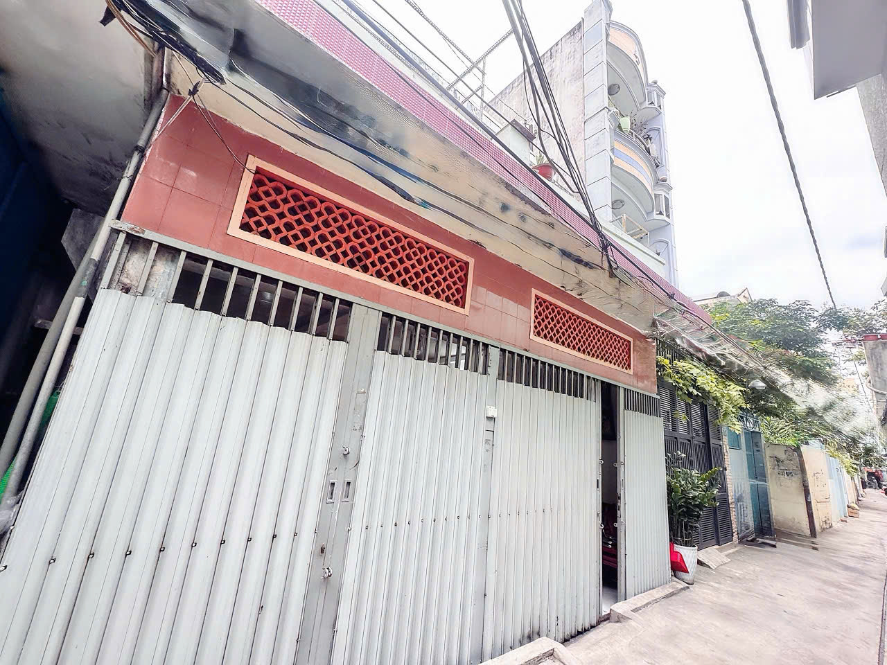 HIẾM NGANG 6M*13M FULL THỔ CƯ - SỔ HỒNG VUÔNG ĐẸP NHƯ A4 - CHỈ 30M TRỤC THẲNG RA MT ĐẸP - CHÍNH CHỦ 1 ĐỜI CẦN BÁN* LIÊN HỆ GIANG GIANG: 093.86.76.685