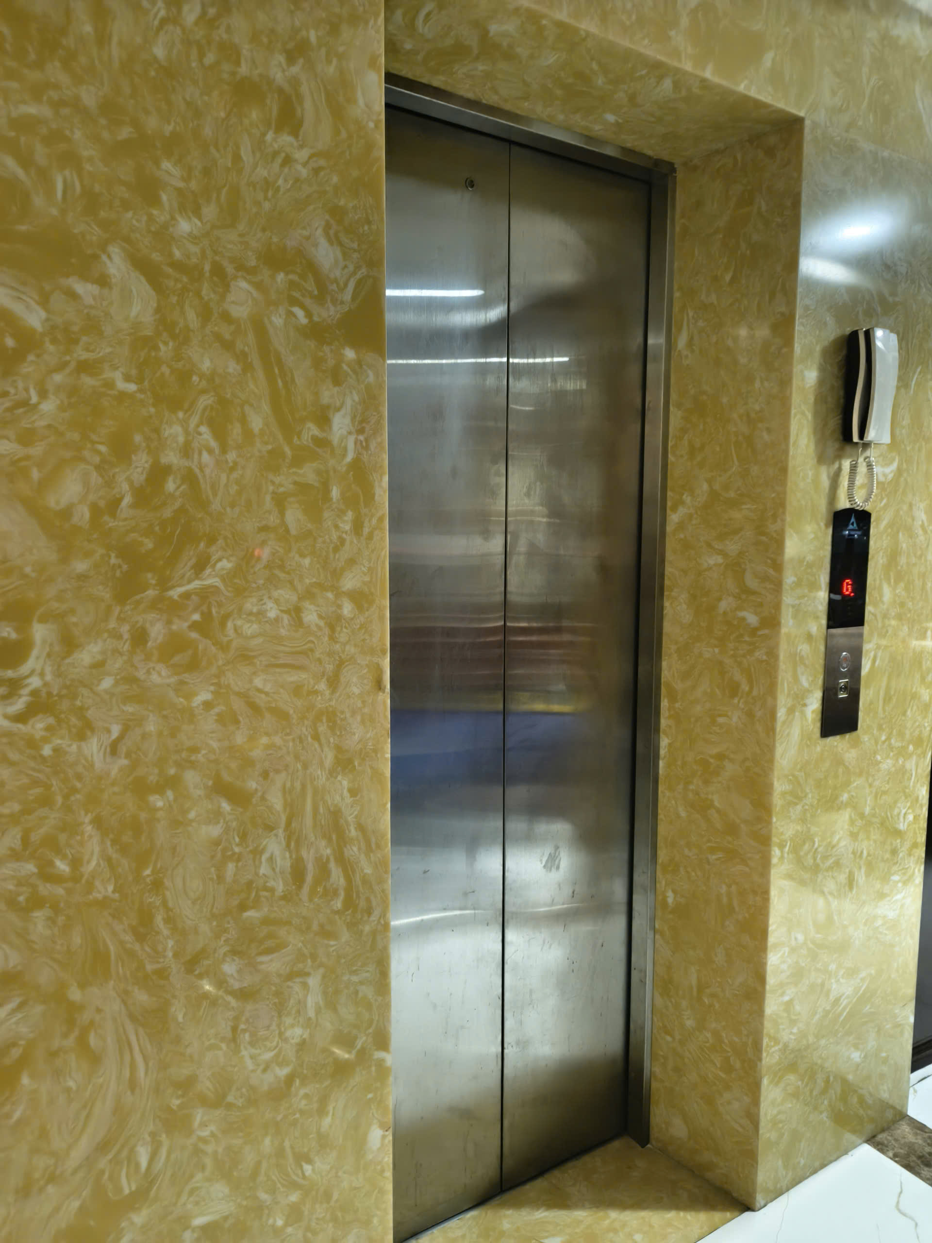 Bán nhà 5 tầng Lê Văn Chí, Linh Trung, Thủ Đức, TP HCM. DT 87m2, 6PN, 7WC. Giá 12,9 tỷ.