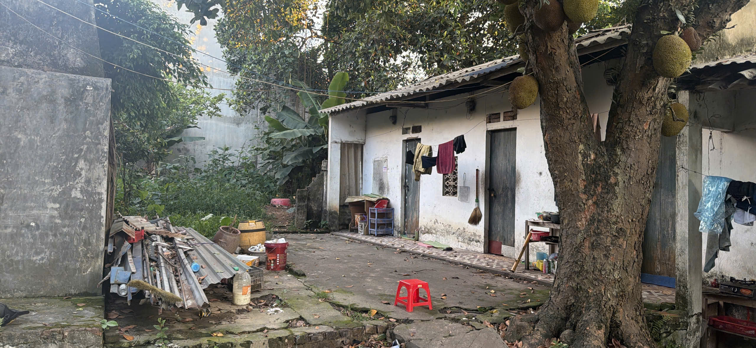 CƠ HỘI VÀNG SỞ HỮU LÔ ĐẤT Nhiều Tiềm năng có Diện tích 377m2 ( thổ cư 100m, mặt tiền 10m) ngay cổng trường công nghệ thông tin.
