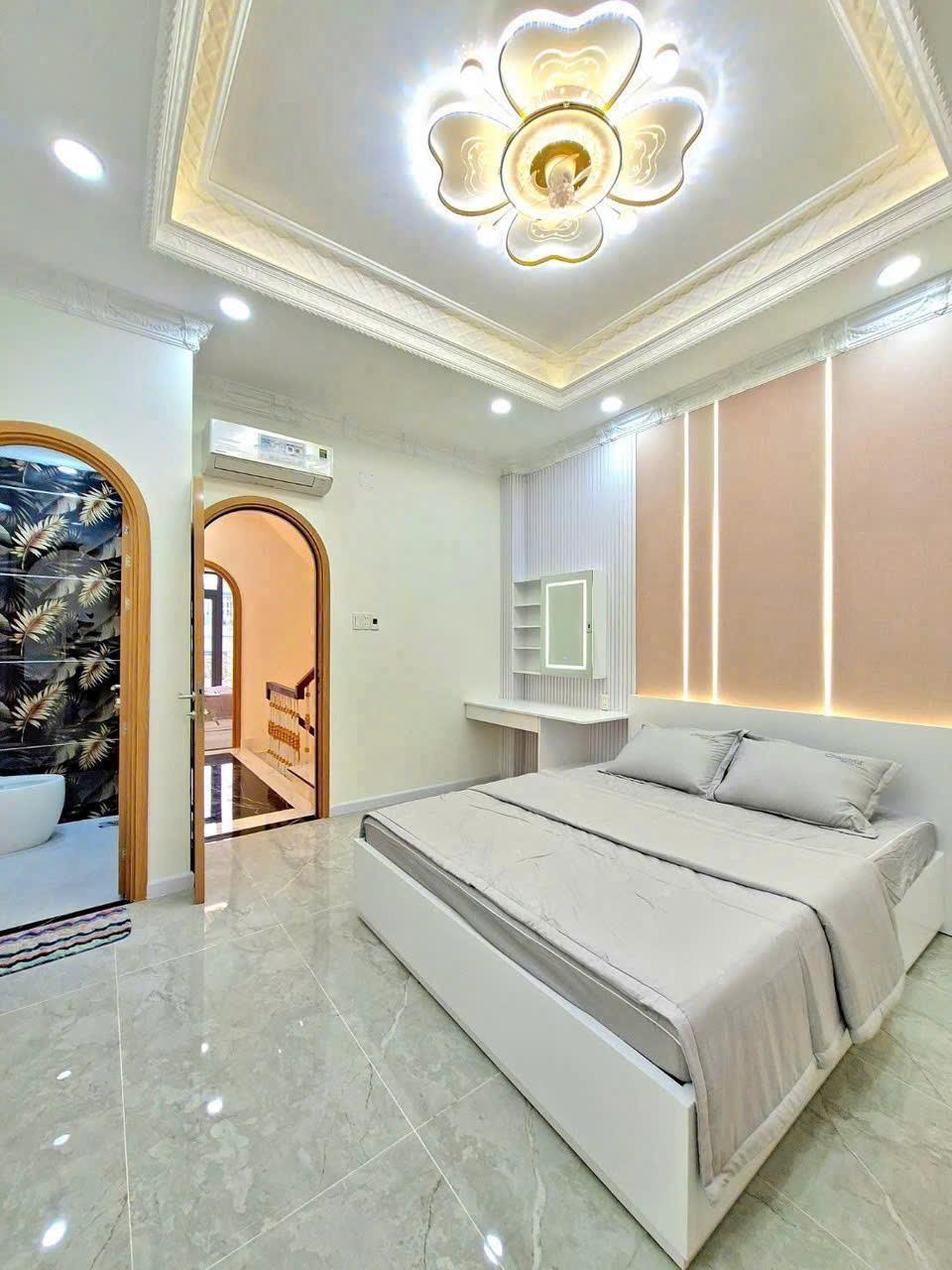 NHÀ TÂN CỔ ĐIỂN, HẺM XE HƠI HUỲNH TẤN PHÁT, 4.2X16M, CHỈ HƠN 8 TỶ