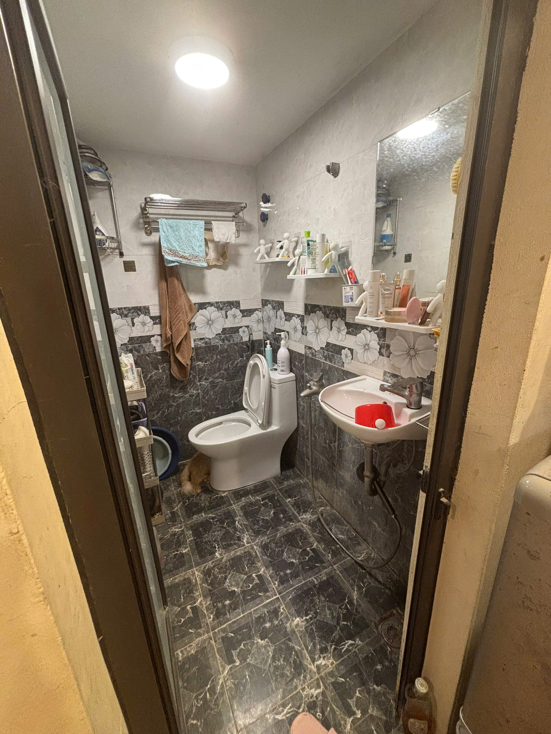 MÌNH CẦN TÌM 1 NỮ Ở GHÉP PHÒNG RỘNG 20M2 TẠI KHU VỰC ĐỘI CẤN, PHƯỜNG NGỌC HÀ, QUẬN BA ĐÌNH, HÀ NỘI
