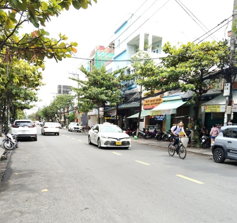 # Nhà sát đường Núi Thành, 38m2, 2 tầng , 2.x tỷ