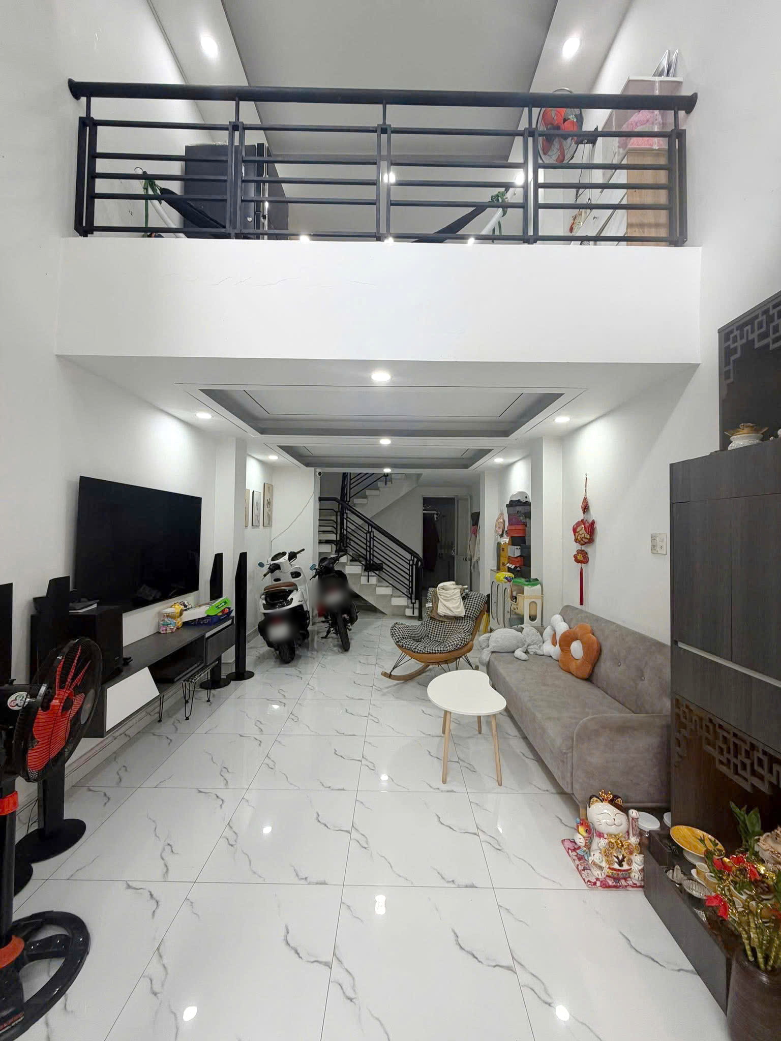 Nhà mới 5 tầng hẻm đẹp sát bờ kè đường Hưng Phú P8Q8. Giá: 7.2 tỷ