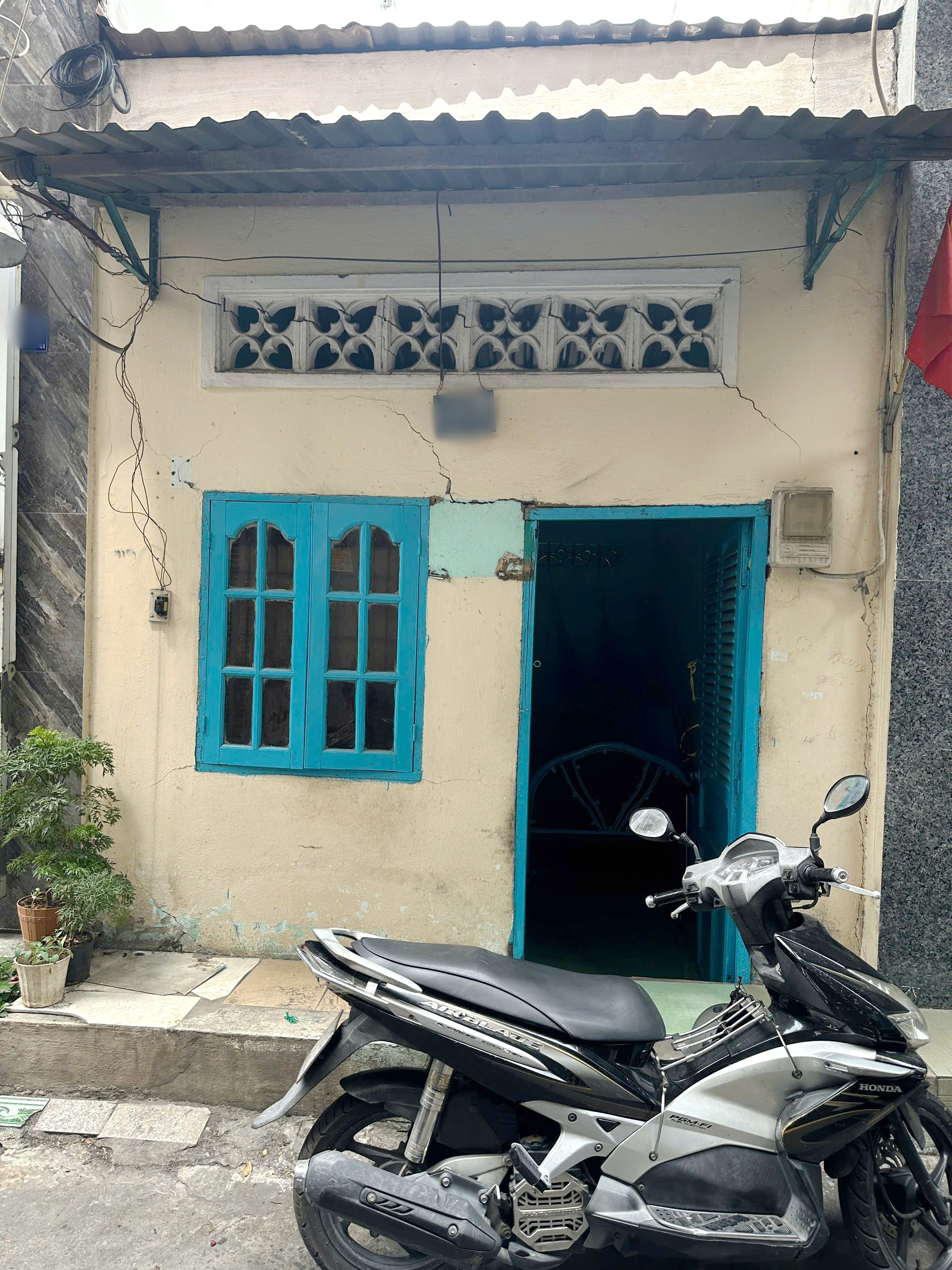 Nhà cấp 4 hẻm 3m 154 Âu Dương Lân P3Q8 P.Chánh Hưng