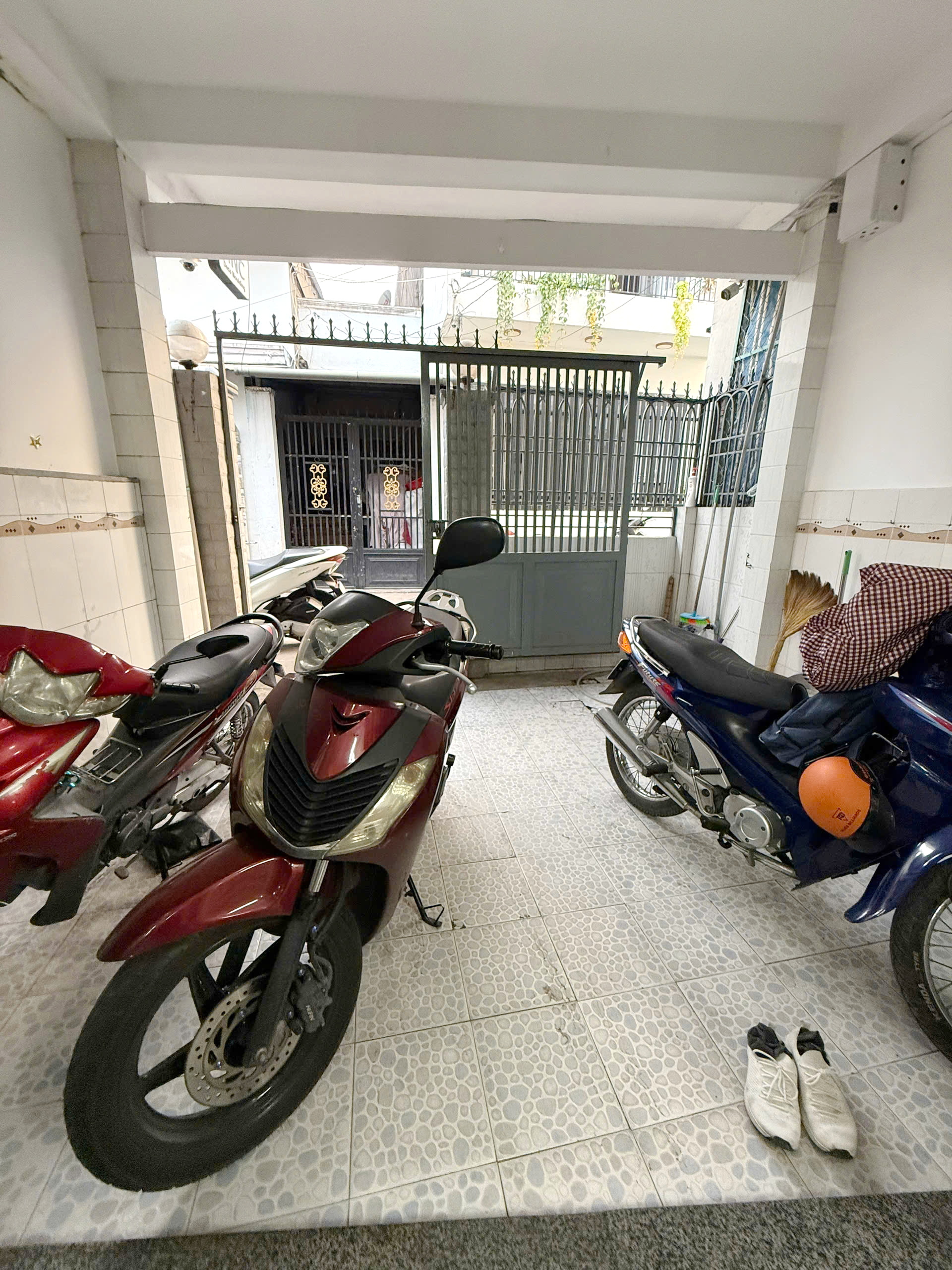Nhà 2 tầng nở hậu hẻm thông 3,5m Hoài Thanh P Bình Đông (P14.Q8 cũ). Giá 6,7 tỷ TL
