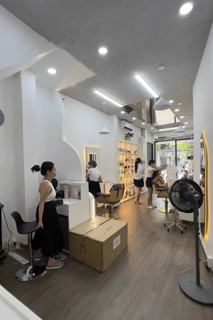 BÁN NHÀ 3 TẦNG - MẶT TIỀN KINH DOANH Đ. NGUYẼN ĐÌNH CHIỂU, Q.3 - DÒNG TIỀN THUÊ 28TR/TH - HIẾM CHỈ 15TY