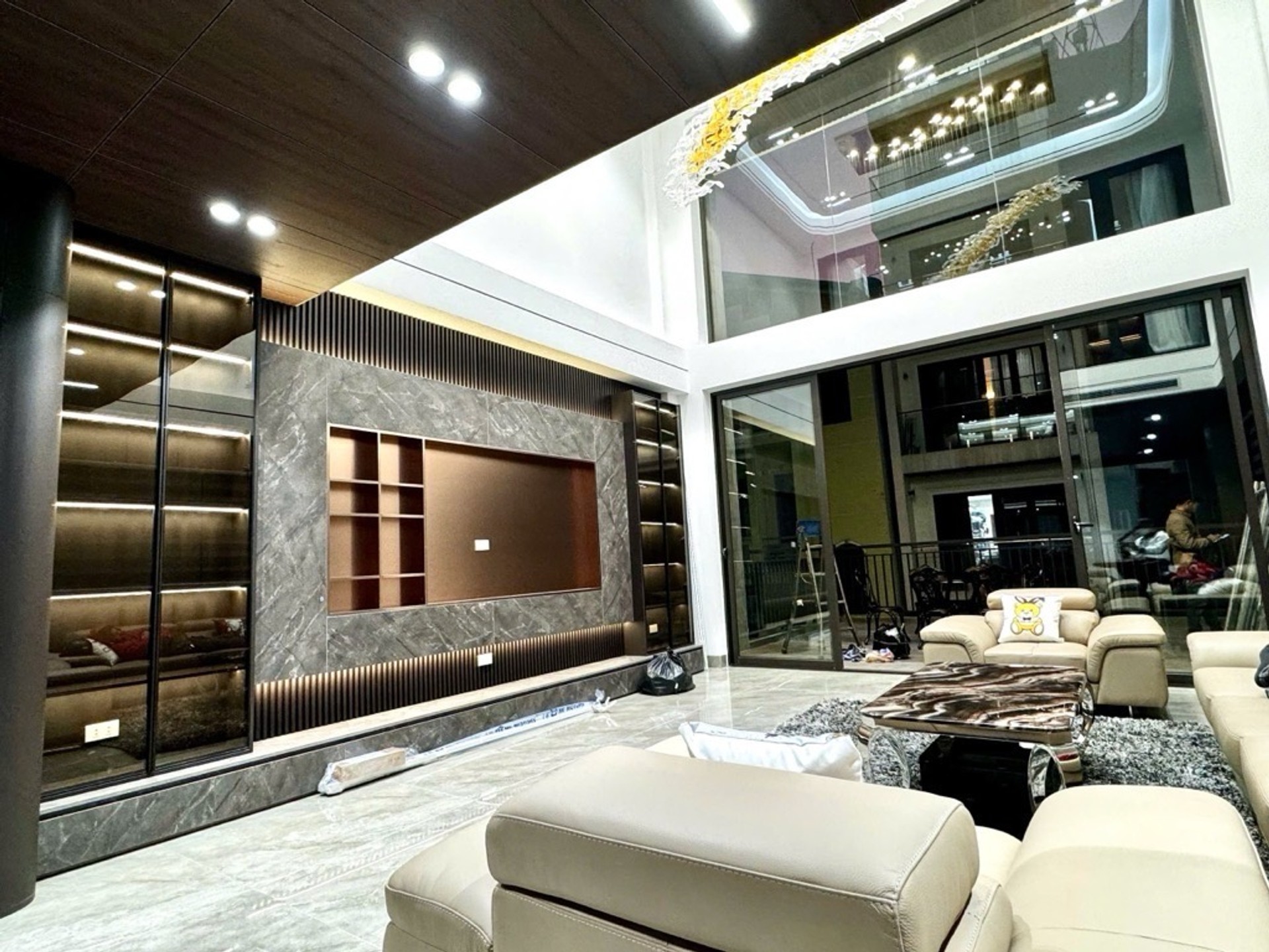 BÁN NHÀ BỒ ĐỀ 120M2- 7 TẦNG THANG MÁY, GARA Ô TÔ, MẶT HỒ THOÁNG- 4x TỶ