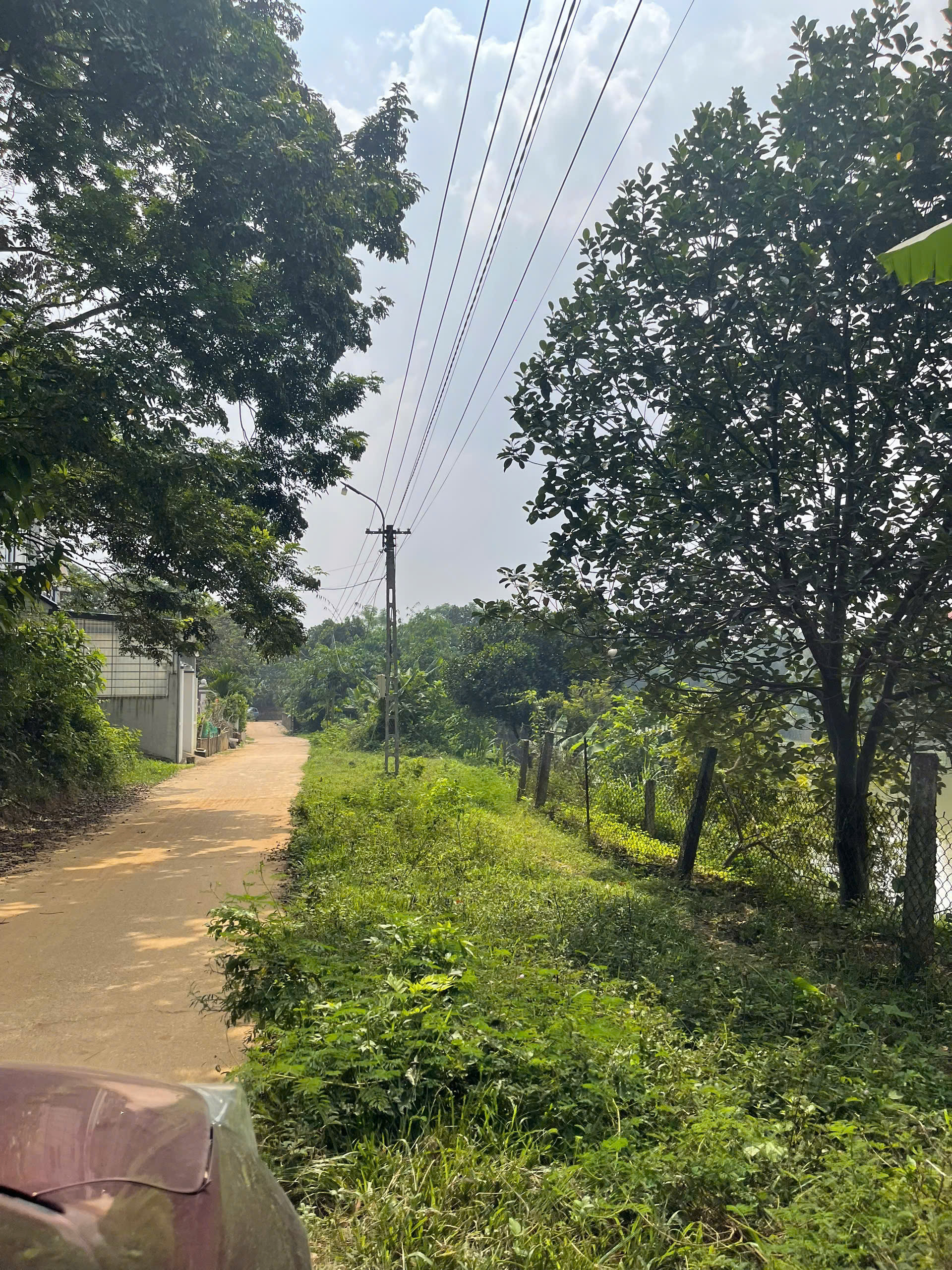 ĐẤT PHƯỢNG LÂU – VIEW ĐẦM SIÊU ĐẸP – ĐƯỜNG 2 Ô TÔ TRÁNH NHAU