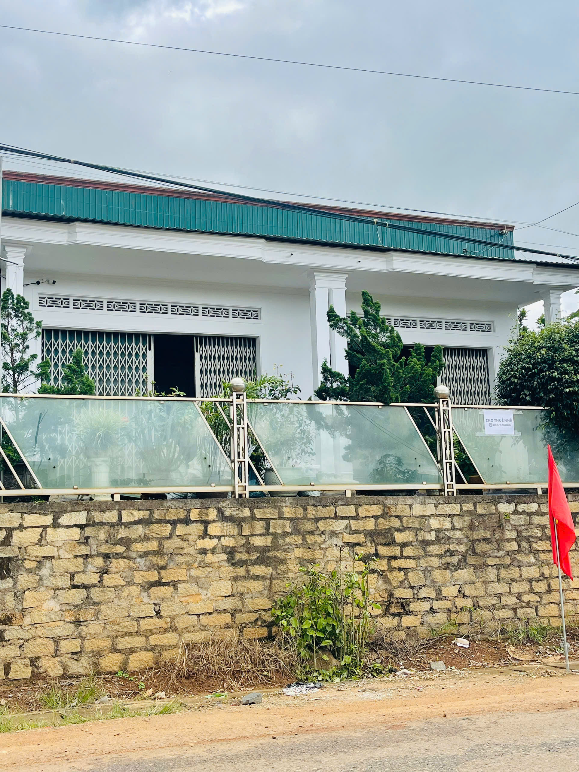 CHỦ NGỘP HẠ 400 TRIỆU – BÁN ĐẤT TẶNG NHÀ 2 MẶT TIỀN KINH DOANH ĐƯỜNG DÀI THẾ DƯƠNG, ĐƠN DƯƠNG
