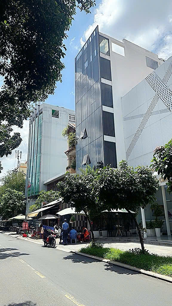 BÁN SIÊU PHẨM 7 TẦNG CÓ HẦM Đ. NGÔ THỜI NHIỆM, QUẬN 3 - 6M*16M - HDT ĐỀU 300TR/TH - HIẾM NHÀ BÁN* LIÊN HỆ GIANG GIANG: 093.86.76.685