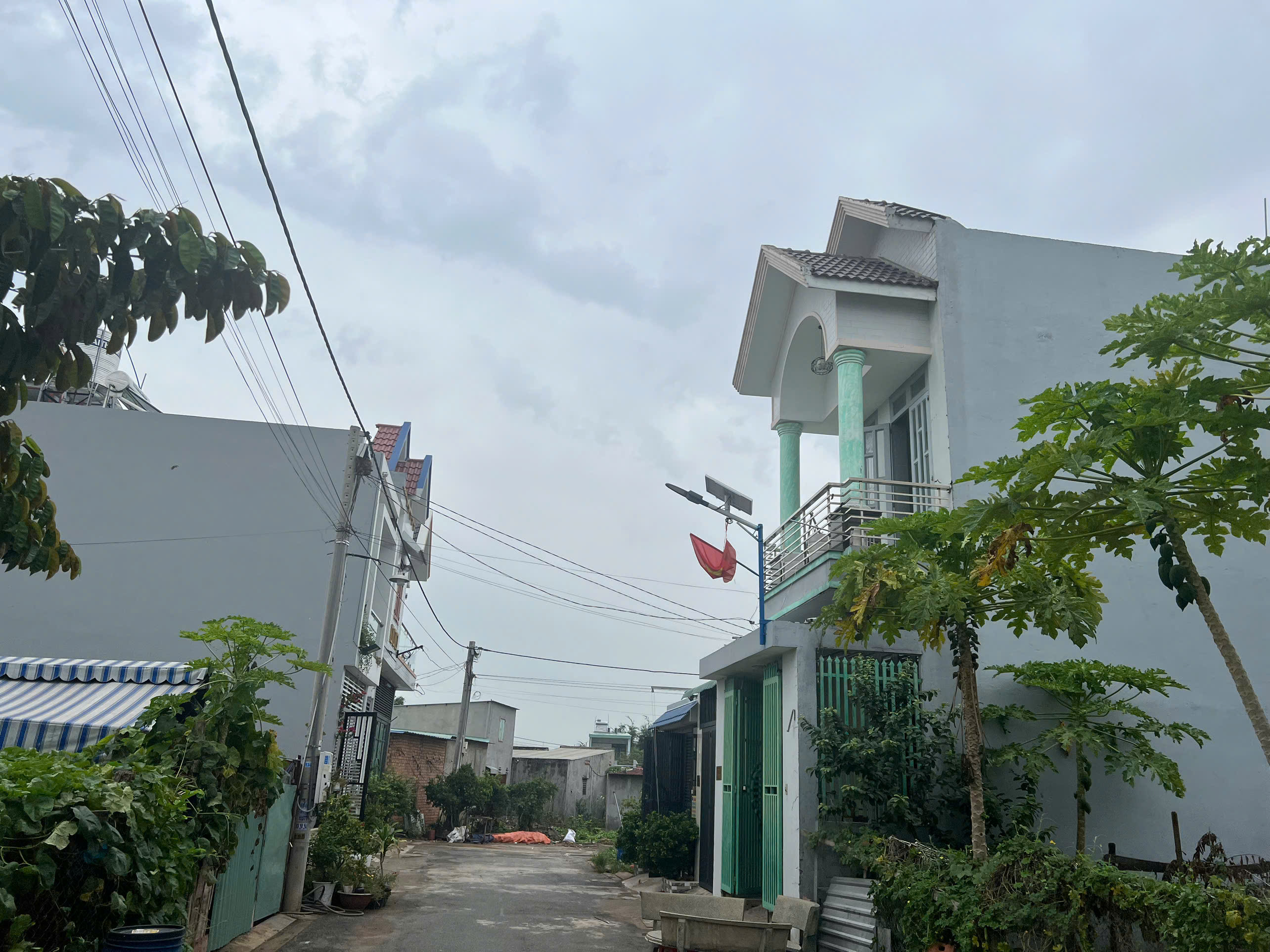 Bán đât P.Biên Hòa,SHR thổ cư 100%,đường nhựa 2 ô tô,gần Cầu Hang,giá rẻ