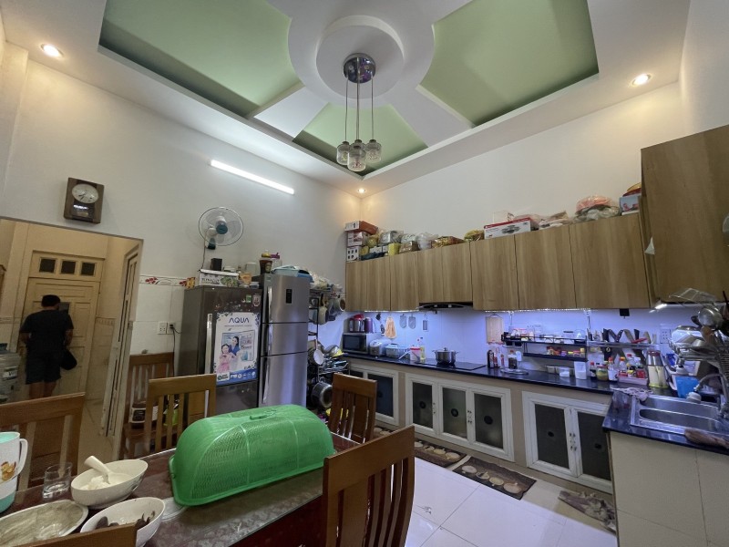Bán nhà 2 Tầng 200m²,SHR thô cư,đường 2 ô tô thông,gần BigC GO Dĩ An