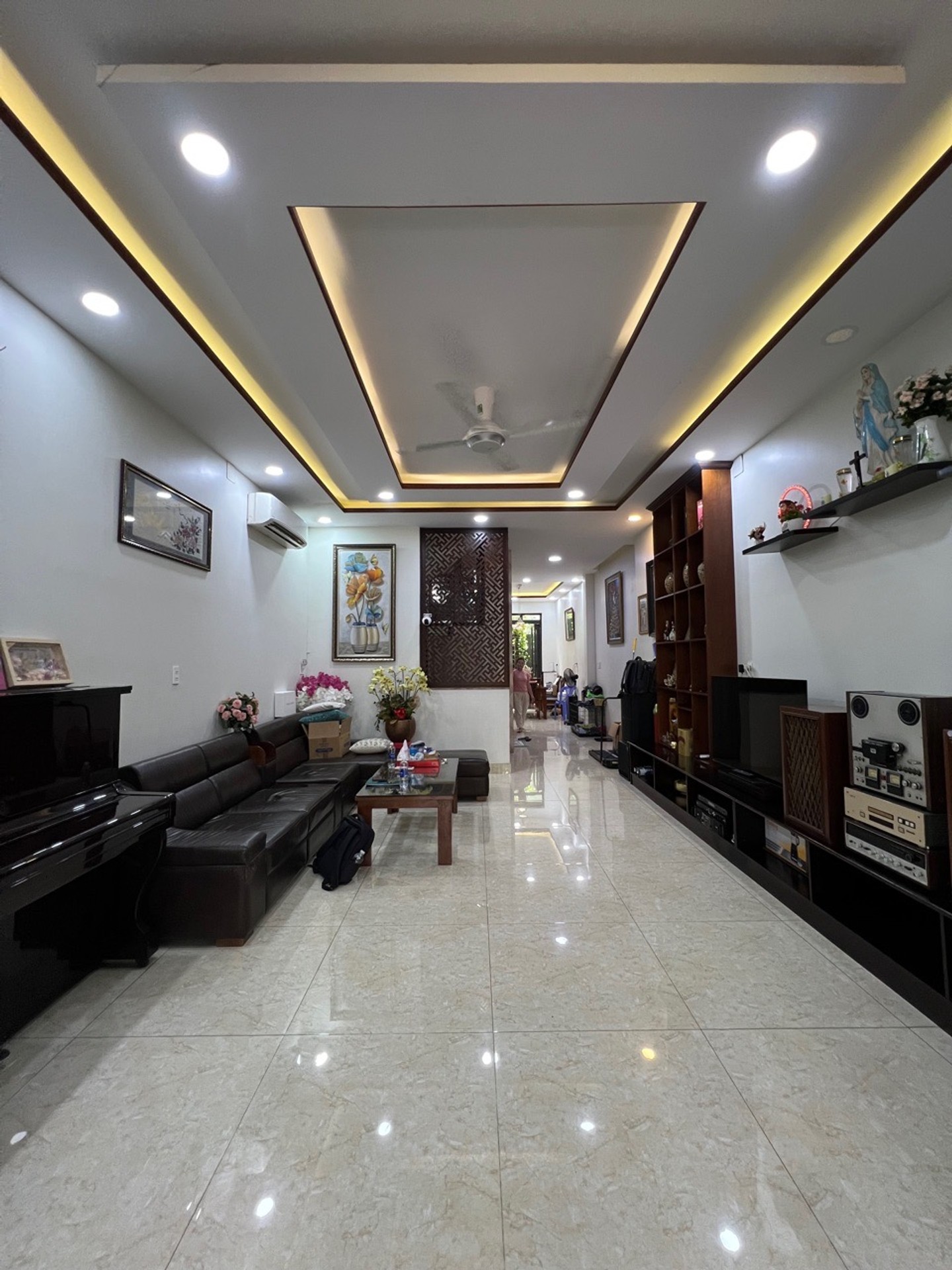 Bán nhà phù hợp người Miền Tây, Tặng nội thất lung linh, ngang 5m, 4 tầng hoàn công