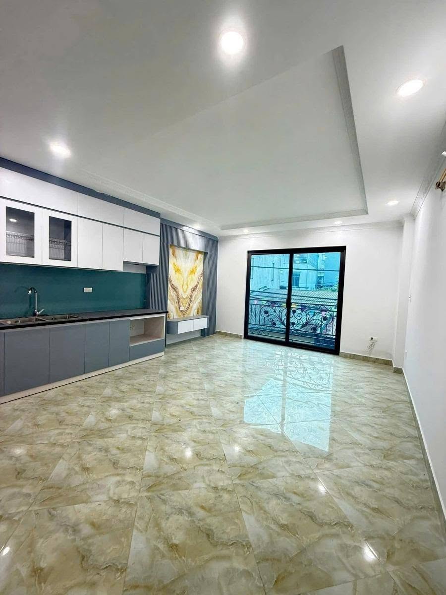 Vào Nam sống bán nhà Ngọc Lâm 10 tỷ 50m ô tô đỗ cửa,Long Biên