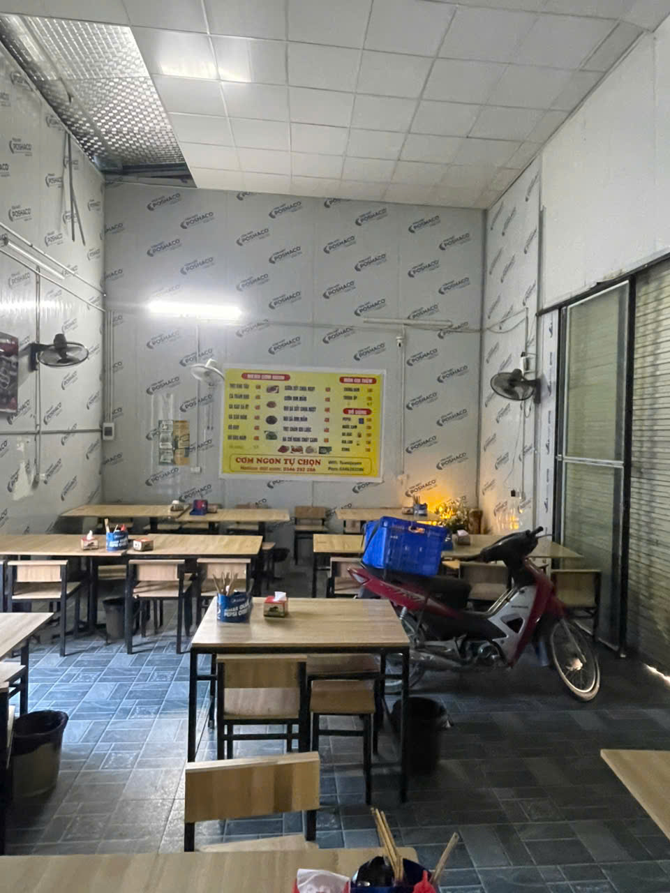 SANG NHƯỢNG MẶT BẰNG KINH DOANH VỊ TRÍ ĐẸP GẦN CHỢ ĐÊM VĂN QUÁN , HÀ ĐÔNG