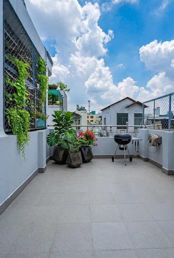 Bán nhà Lạc Long Quân, QUẬN TÂN BÌNH, 3.8 x 12.5m (47 m2) vuông vức, giá 6.99 tỷ
