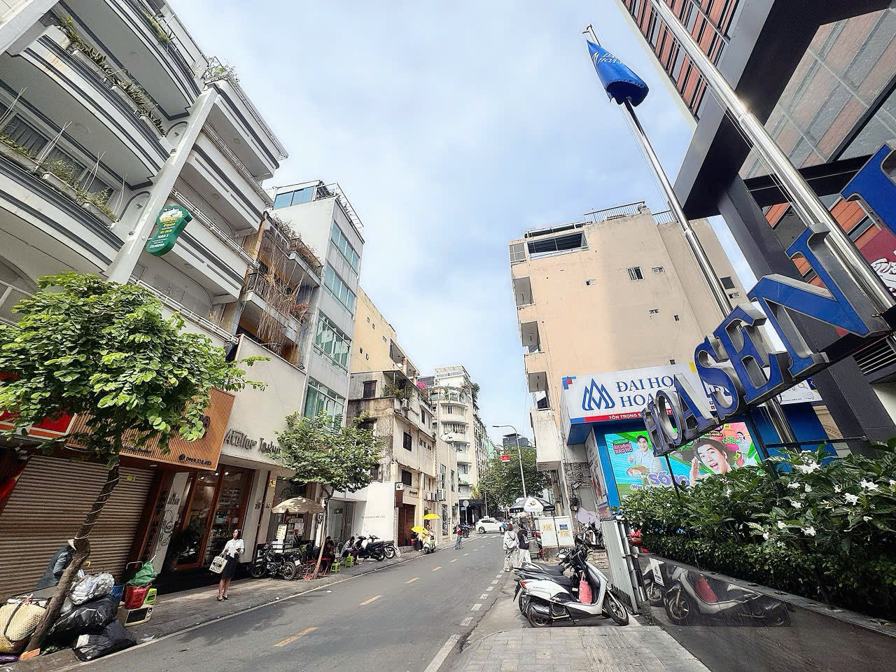 CHÍNH CHỦ 1 ĐỜI XƯA - BÁN NHÀ 2 TẦNG MTKD Đ.NGUYỄN VĂN TRÁNG, BẾN THÀNH, QUẬN 1 - DT ĐẸP 4M*18M VUÔNG VỨC - NGAY ĐH HOA SEN - HIẾM NHÀ BÁN* LIÊN HỆ GIANG GIANG: 093.86.76.685
