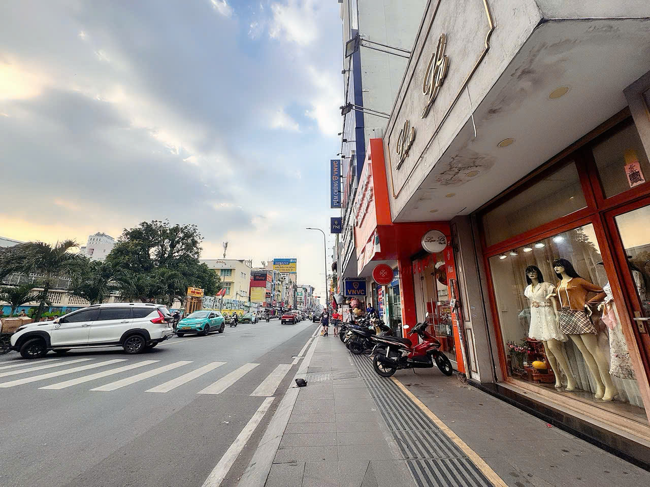BÁN QUỸ ĐẤT SIÊU HIẾM Đ.HAI BÀ TRƯNG, QUẬN 1 - 125M2 NGANG 5M NỞ HẬU 7M*32M VUÔNG ĐẸP - HDT ĐỀU 60TR/TH - CHÍNH CHỦ ZALO 0938676685