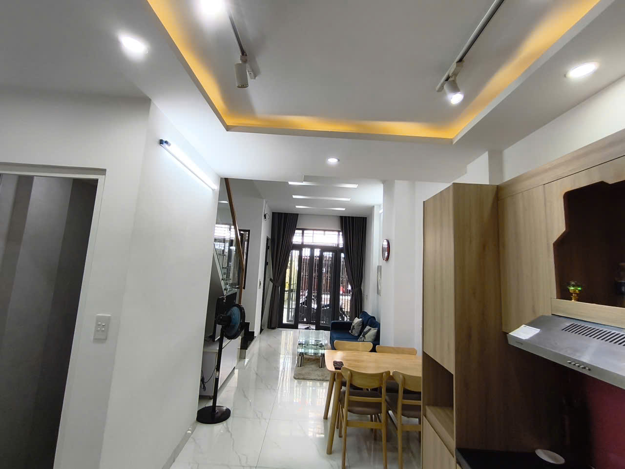 ♣ Nhà kiệt Phạm Văn Nghị, 3 tầng đúc, chủ xây ở, còn như mới, 4 tỷ nhỉnh