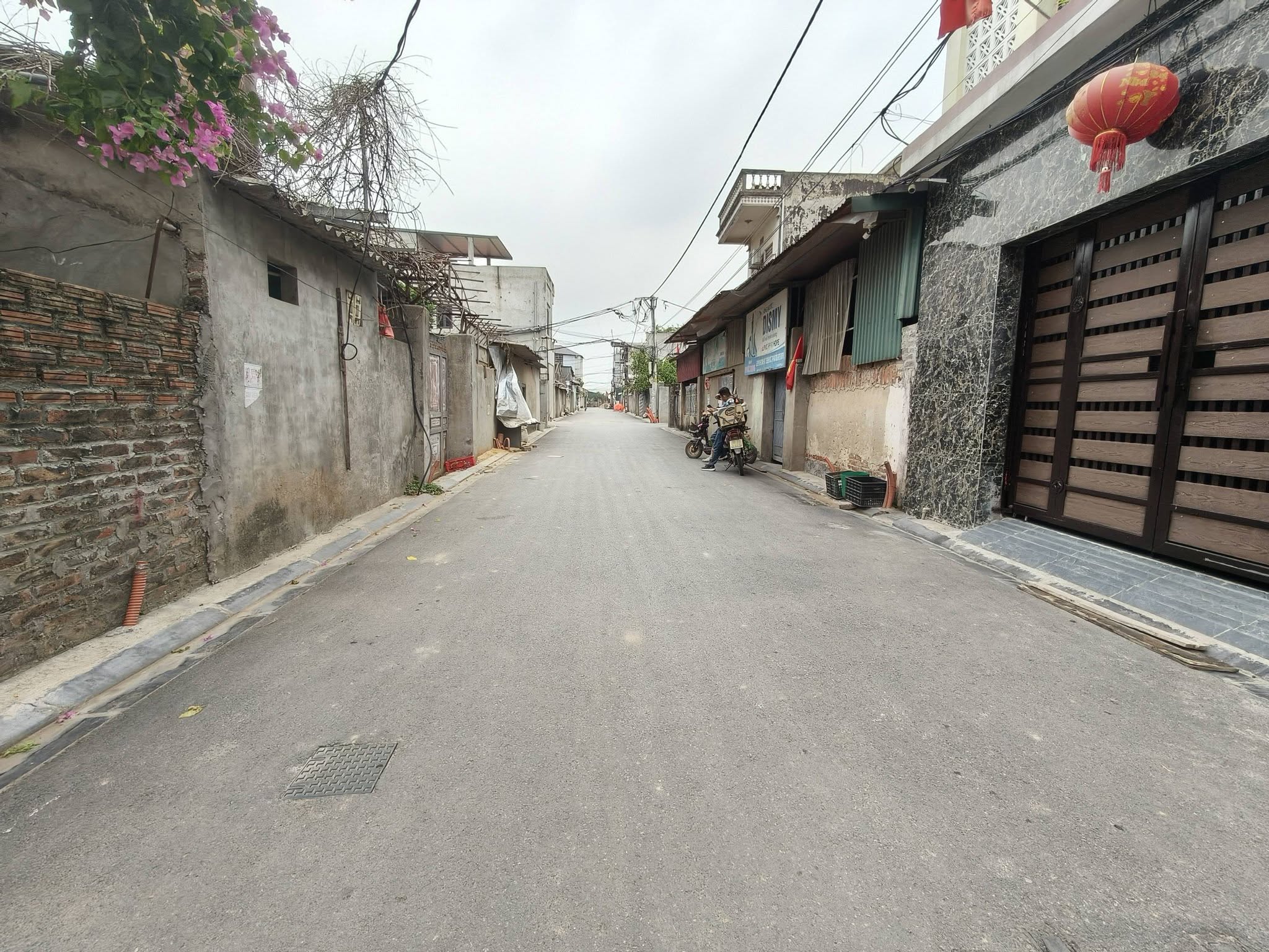 Dành cho biệt thự, CC, nhà vườn: Thụy Lâm 250m2, mt19m, 9.xx tỷ, Đông Anh, ô tô tải.