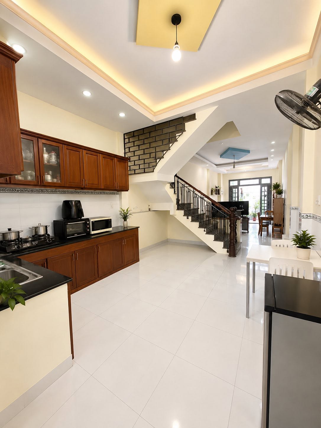 NGUYỄN HỮU TIẾN - 72M² NỞ HẬU - 2 TẦNG - SẴN ZÒNG TYỀN 11TR/THÁNG - CHỈ 5.X TỶ