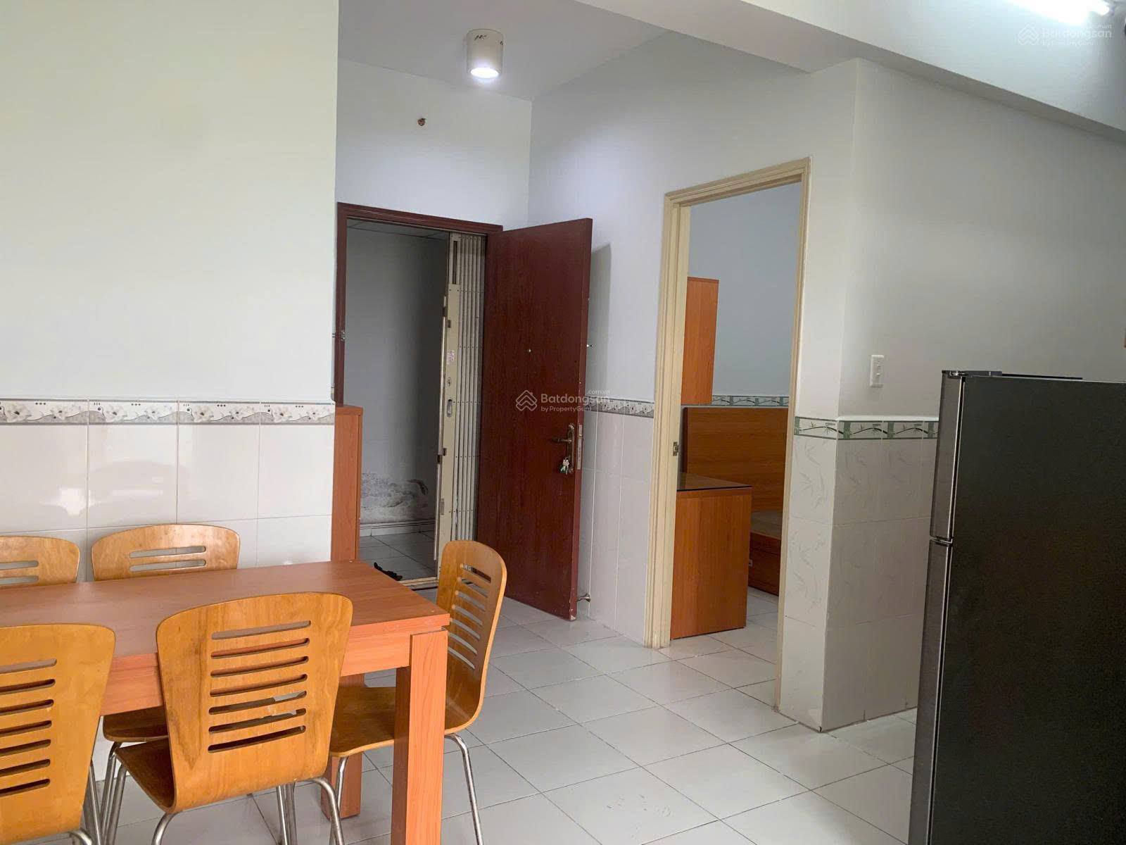 Chính chủ bán căn hộ 2PN HQC Plaza full nội thất chỉ 1,55 tỷ sổ hồng riêng