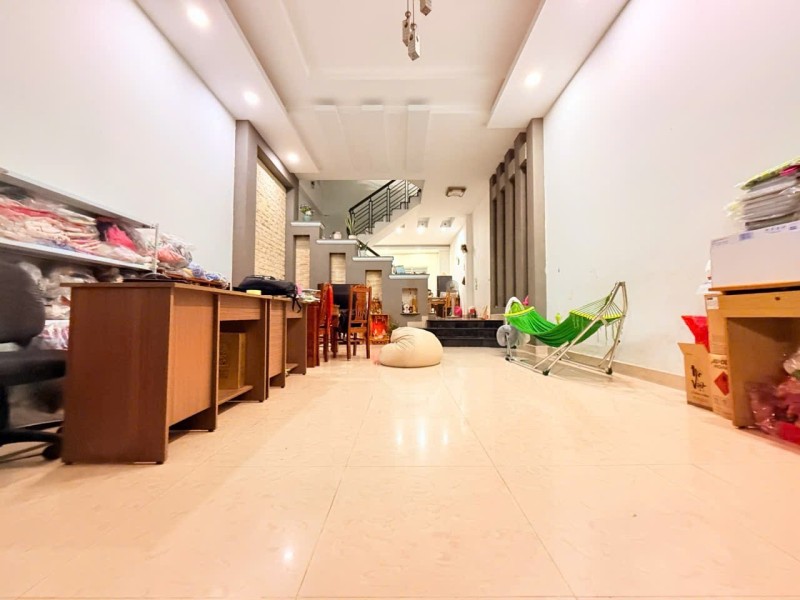 Bán nhà 3 tầng, đường Số 10, Tăng Nhơn Phú B, Q9. Thủ Đức, TP HCM. DT 90m2, SHR. Giá 6,15 tỷ.