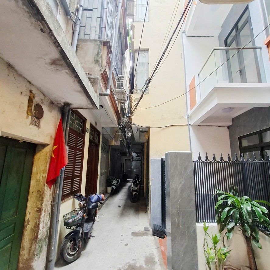 Nhà trung tâm Hai Bà Trưng - Ngay ngã tư Phố Huế, Bạch Mai - Ngõ thông - 5 tầng, 5 PN - Chỉ 7,25 tỷ