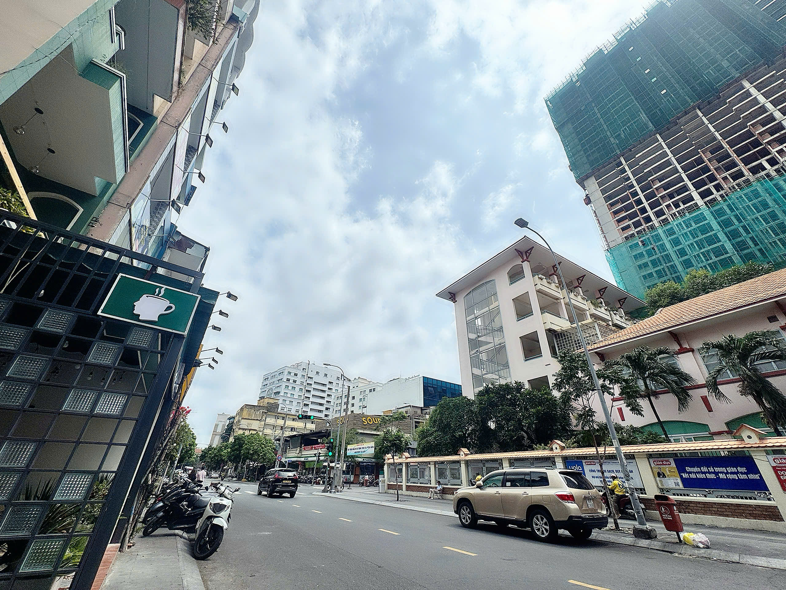 CHÍNH CHỦ BÁN NHÀ NGAY TRƯỜNG DH VĂN LANG - XE TẢI ĐẬU CỬA - CHÍNH CHỦ CHƯA QUA ĐẦU TƯ - DT 4,2M*12M * LH GIANG GIANG:0938676685