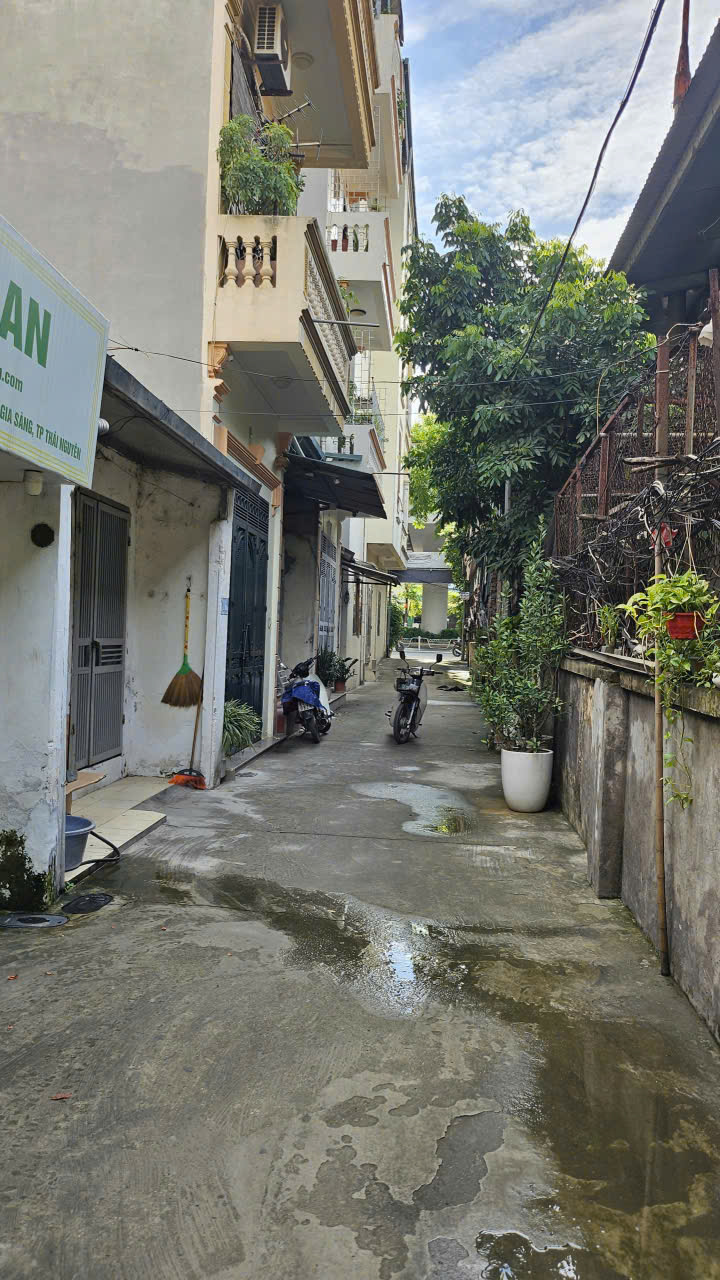 BÁN ĐẤT 40,8m² TẶNG NHÀ CẤP 4 CŨ TẠI PHƯỜNG ĐÔNG NGẠC (XUÂN ĐỈNH CŨ) - GIÁ 7 TỶ