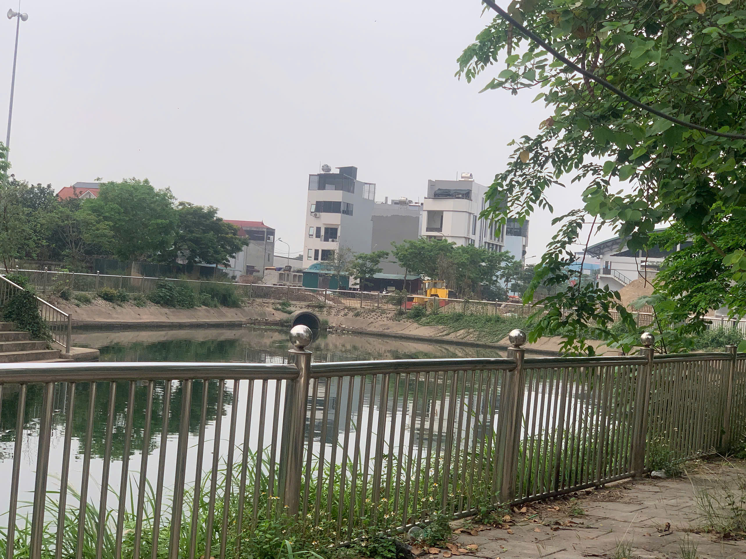 Bán đất Mai Lâm-View hồ- Hàng xóm Vin cổ Loa- Chân cầu Tứ Liên mặt tiền rộng-133m- 12,x tỷ(TL)