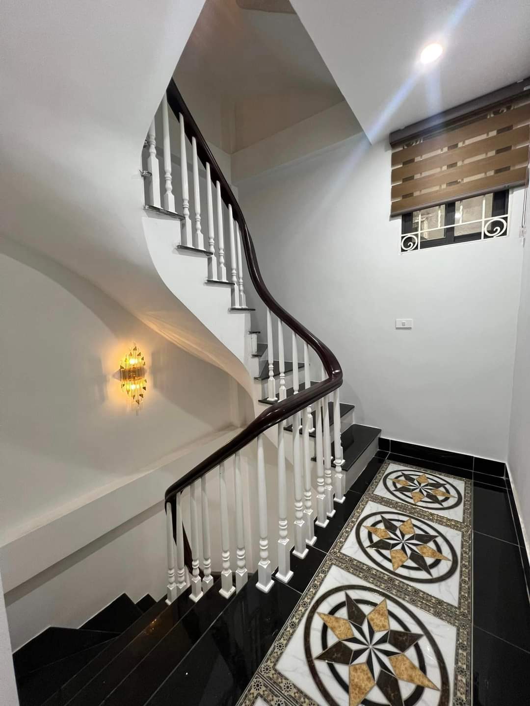 Cho thuê nhà, THANG MÁY, 84m2- 4T, Nguyễn Tuân, Vũ Trọng Phụng -31 tr