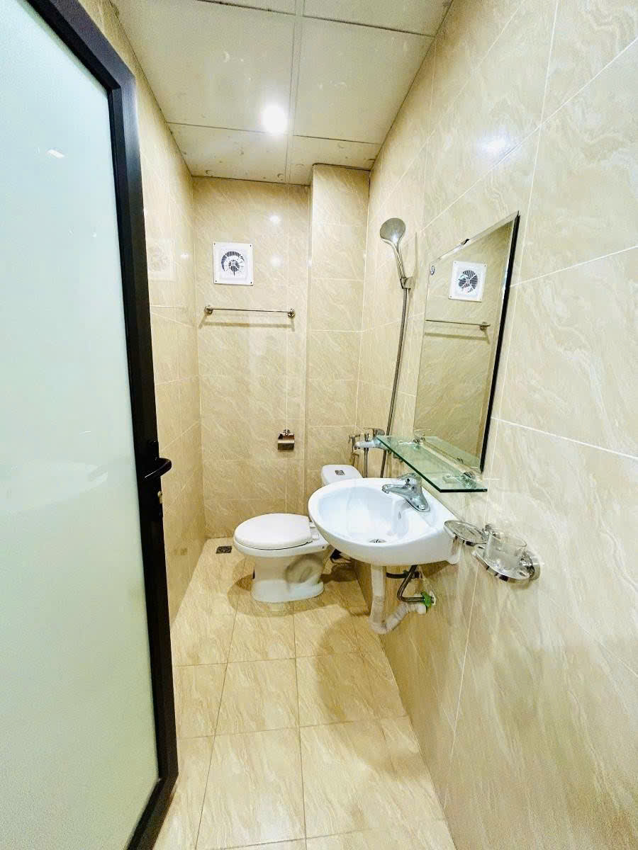 Bán nhà ngõ 169 đường hoàng mai 4 tầng long lanh 2 thoáng 40M ô tô tránh