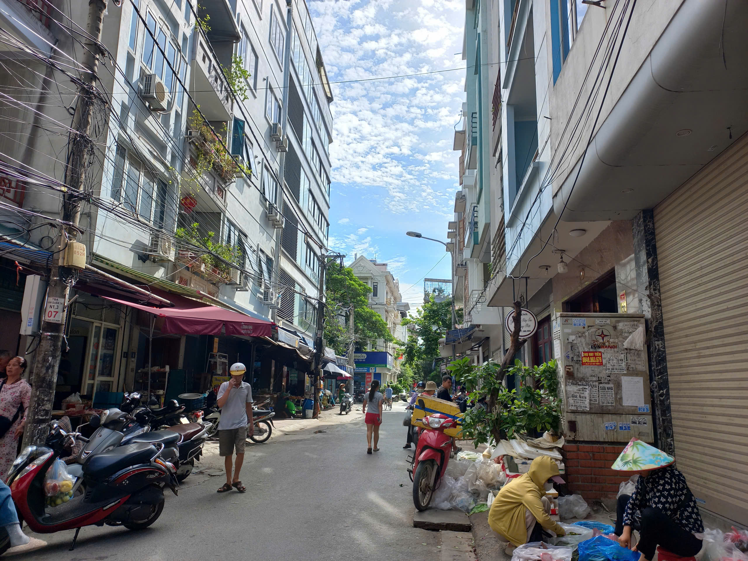 BÁN NHÀ VĂN QUÁN, PHÂN LÔ VỈA HÈ, OTO TRÁNH, 71M2 5T Ở, KINH DOANH, VĂN PHÒNG, CHỈ 19.X TỶ