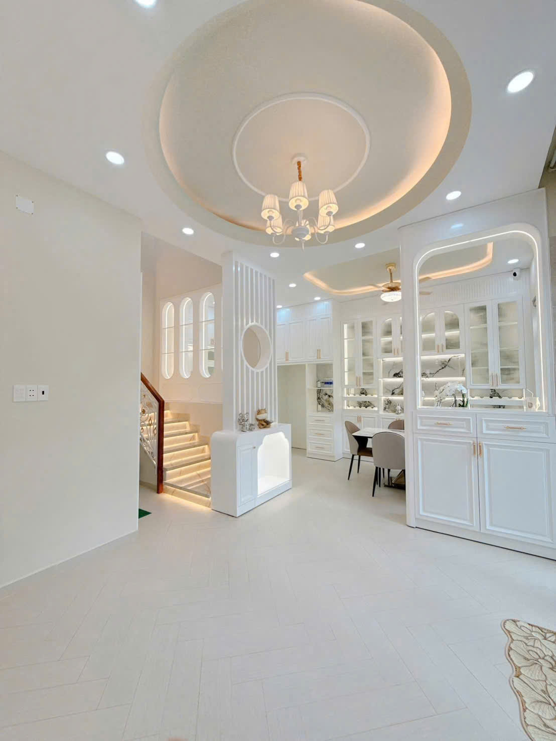 HÀNG NÓNG GIÁ RẺ QUẬN 7 CHỈ NHÌNH 6 TỶ