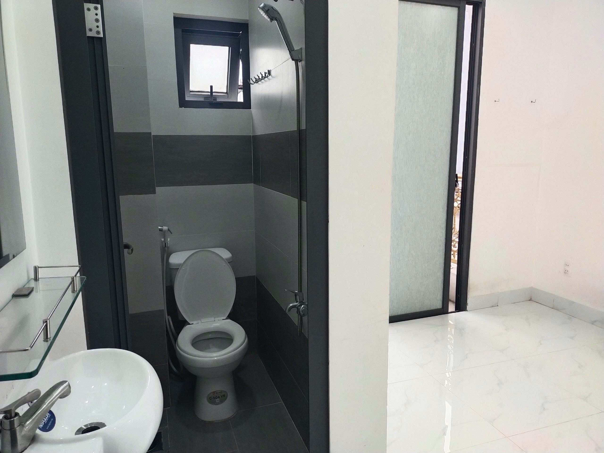 CHO THUÊ NHÀ NGUYÊN CĂN 3 TẦNG CÓ BAN CÔNG THOÁNG MÁT – HẺM 750 ĐIỆN BIÊN PHỦ, PHƯỜNG 10, QUẬN 10