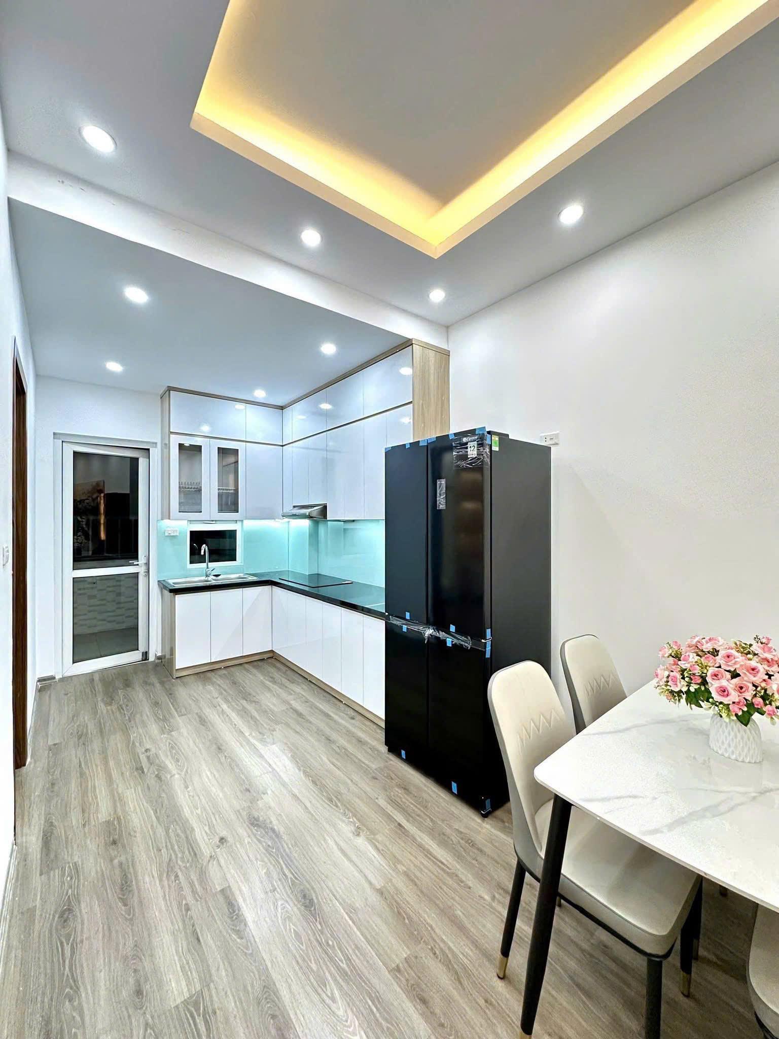 Bán gấp chung cư Đại Thanh căn hoa hậu 60m2, tặng full nội thất, sổ đỏ chính chủ, chỉ 3tỷ
